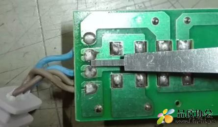 PCB板上L与N焊点之间距离过小